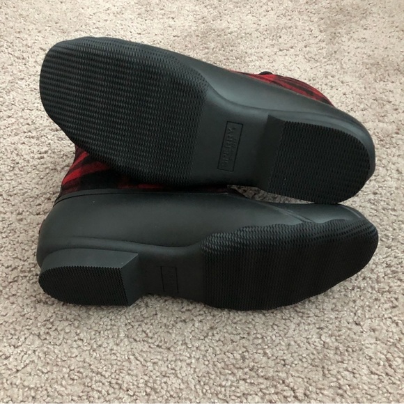 Sperry Men's Wool Buffalo Plaid Duck Boots - Picture 9 of 9